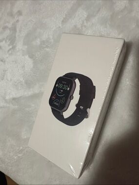 Pink  Smartwatch with Silicone Band - Fitness & Notifications